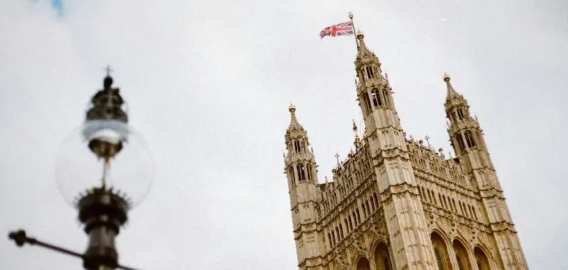Pursuing Dual Degrees in UK: Universities, Courses & Cost Pursuing Dual Degrees in UK: Universities, Courses & Cost